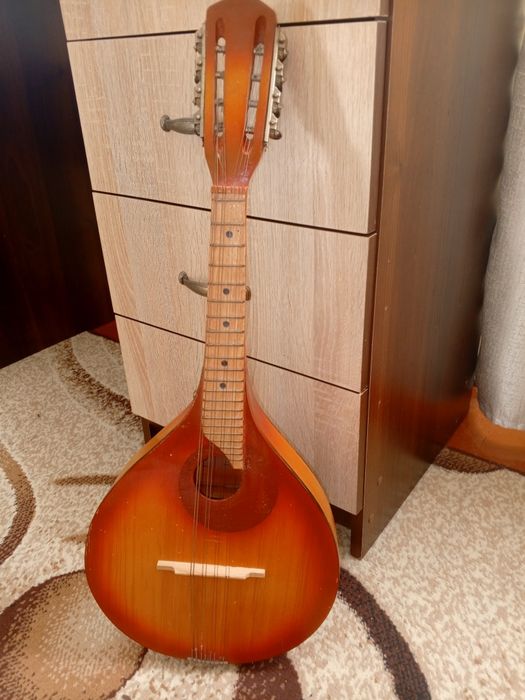 Продам мандоліну