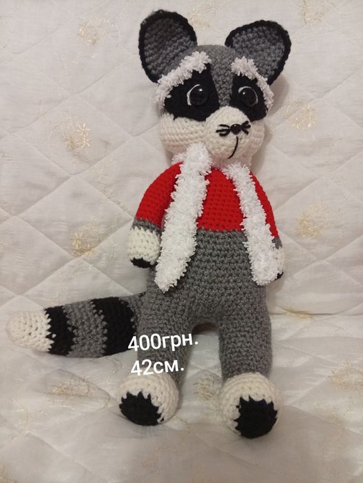 В'язані іграшки ручної роботи