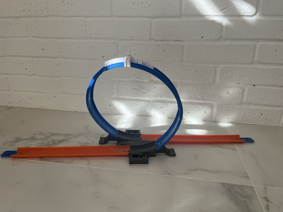 Hot wheels петля запускач