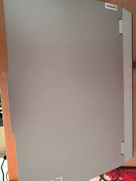 Lenovo LOQ 15IAX9