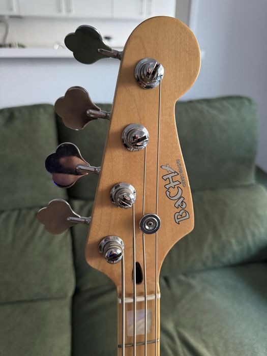 Baixo Eletrico BaCH 4 cordas