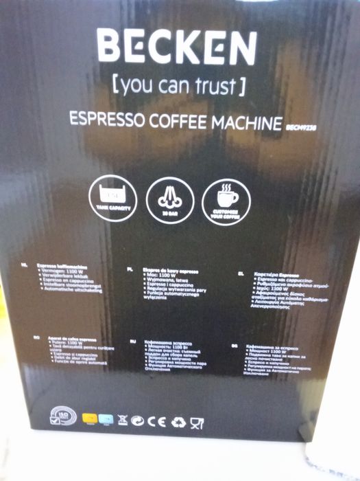 Vendo Máquina de Café Becken Espresso Becm9238 Prateada, com oferta de moinho de café (Taurus Aromatic II 50g 150W)