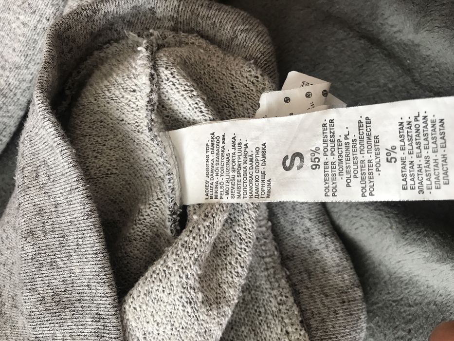 Szara bluza z ozdobnym kołnierzykiem w rozmiarze S/36 marki reserved