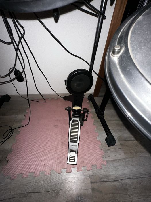 Bateria eletrica alesis