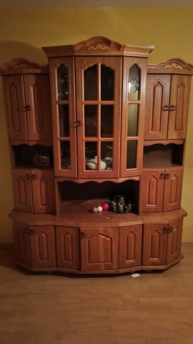 Regał drewniany pokojowy