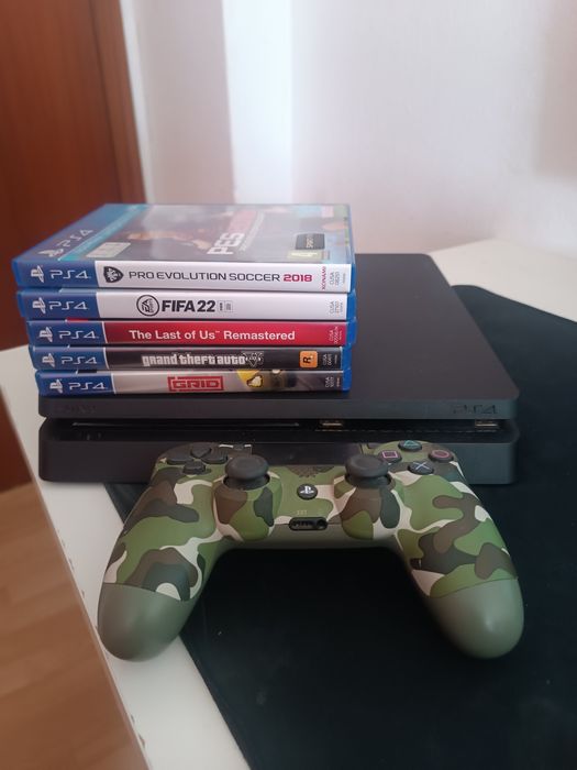 Ps4 com 1 controle e vários jogos