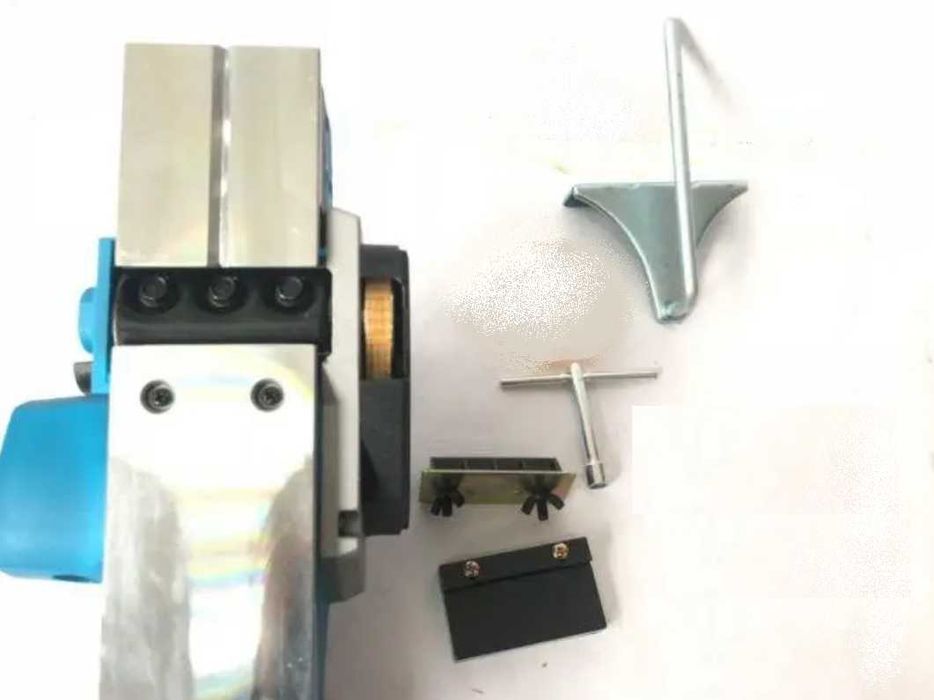 Рубанок Makita KP0810  (1000 Вт)