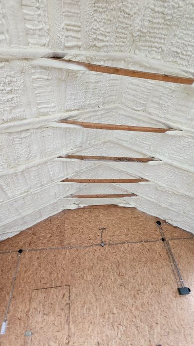 Утеплення Піною, ППУ, дахів, перекриття, ангарів, каркасних будинків