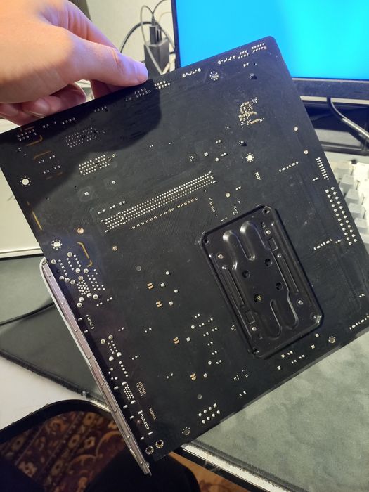 Материнська плата ASRock A620M-HDV/M.2 під AMD
