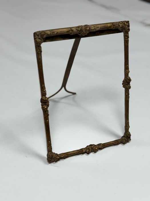 Moldura antiga em cobre com banho dourado (c. 1951)