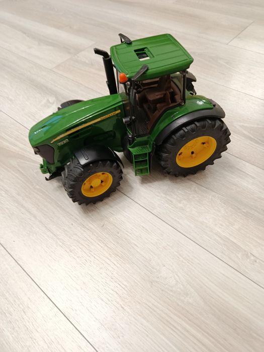 John Deere bruder 7930