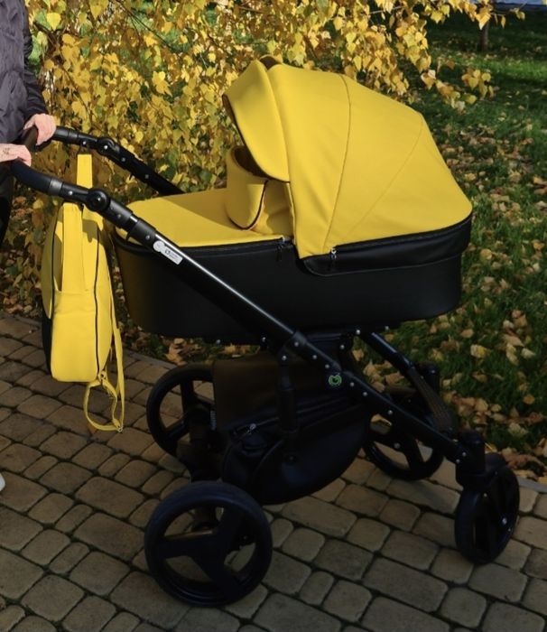 Дитяча коляска з люлькою