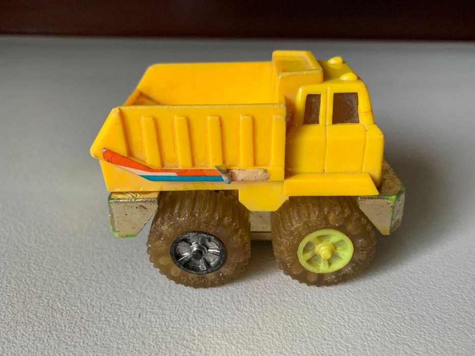 Brinquedo Camião