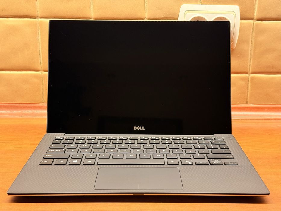 Dell XPS 13 9360, FHD IPS Touch, i5-7300U, 8 RAM, 256 m.2