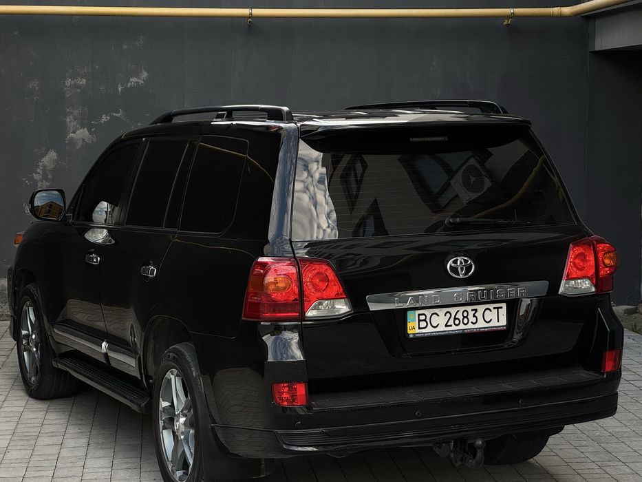 Продам автомобіль Land Cruiser 200 FL РЕСТ