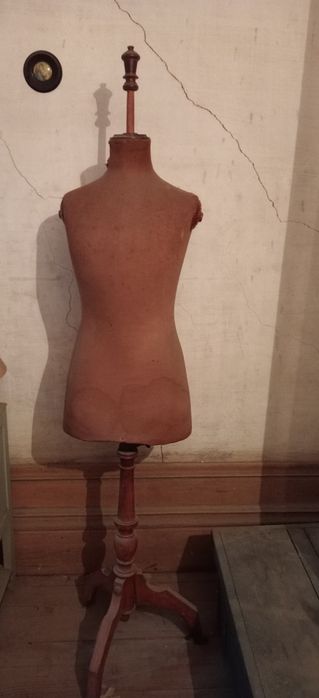 Manequim/busto madeira