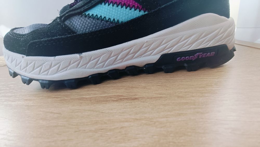 Trapery dziewczęce skechers