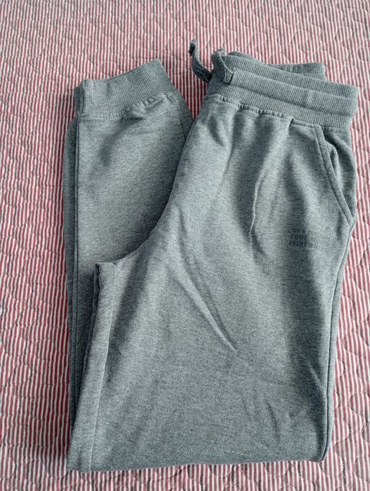 Calças desportivas Code