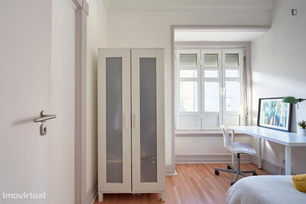 Quarto - localizado em Marquês de Pombal Lisbon