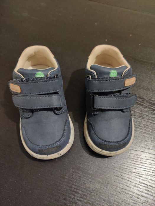 Sapatilhas criança Chicco n°22, como novos.