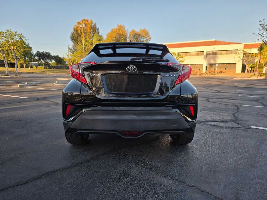 Toyota C-HR      2022