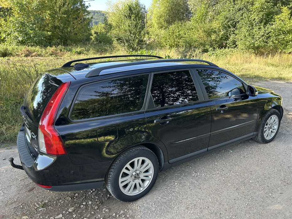 Volvo v50.  Вольво в50.