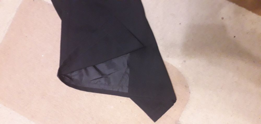 Спідниці         жіночі  чорного    кольору