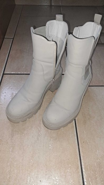 buty  beżowe sztyblety