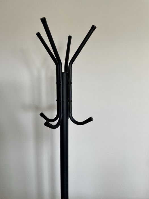 Cabide de pé de metal