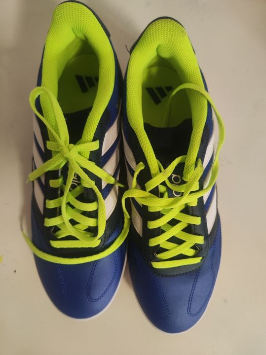 Tênis futsal adidas 42