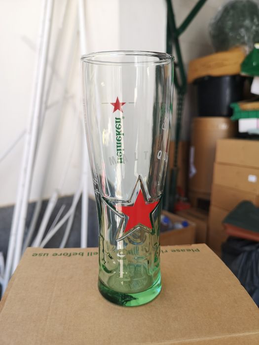 Copo de cerveja Heineken