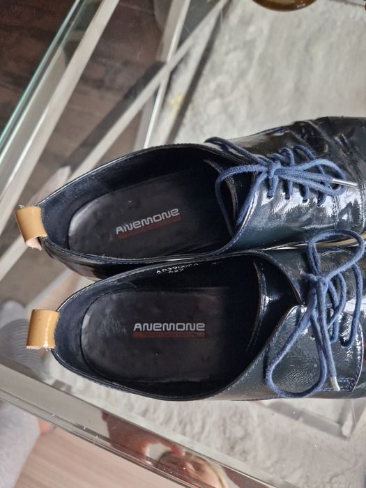 Sprzedam damskie  buty lordsy skóra naturalna lakierowana