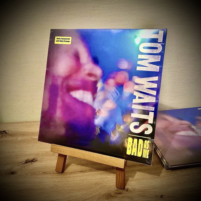 Нові запаковані вінілові платівки