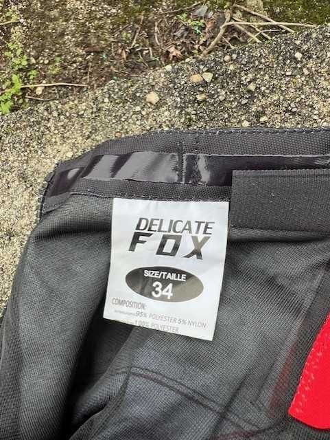 Botas TCX Pro mais equipamento Fox para enduro ou motocross.