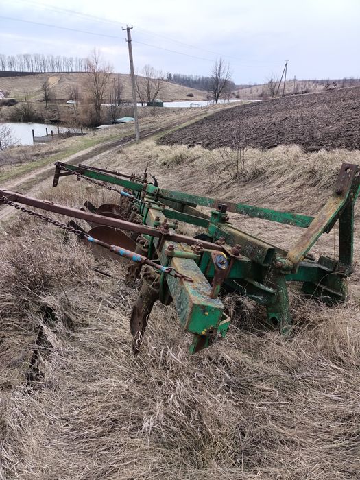 Продається плуг 8 корпусний