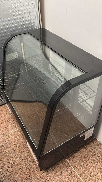 Vitrine Frigorífica Seminova – 1 Ano de Uso!