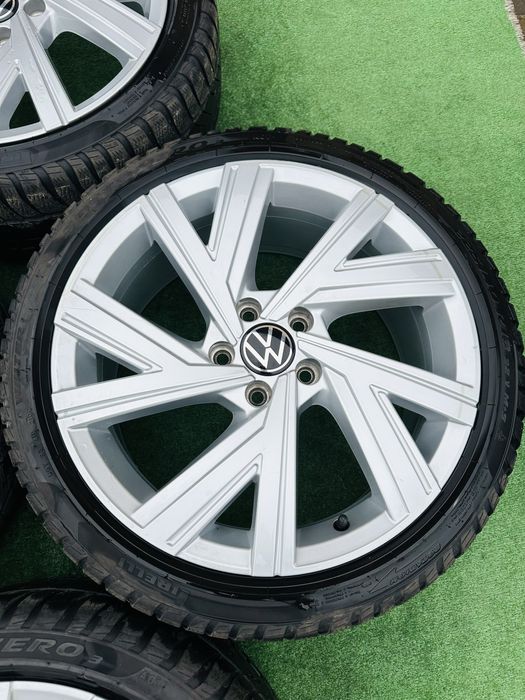 Диски 5/112 R18 VW Skoda Audi 7.5J ET-51 з резиною 225/40 Pirelli 92V
