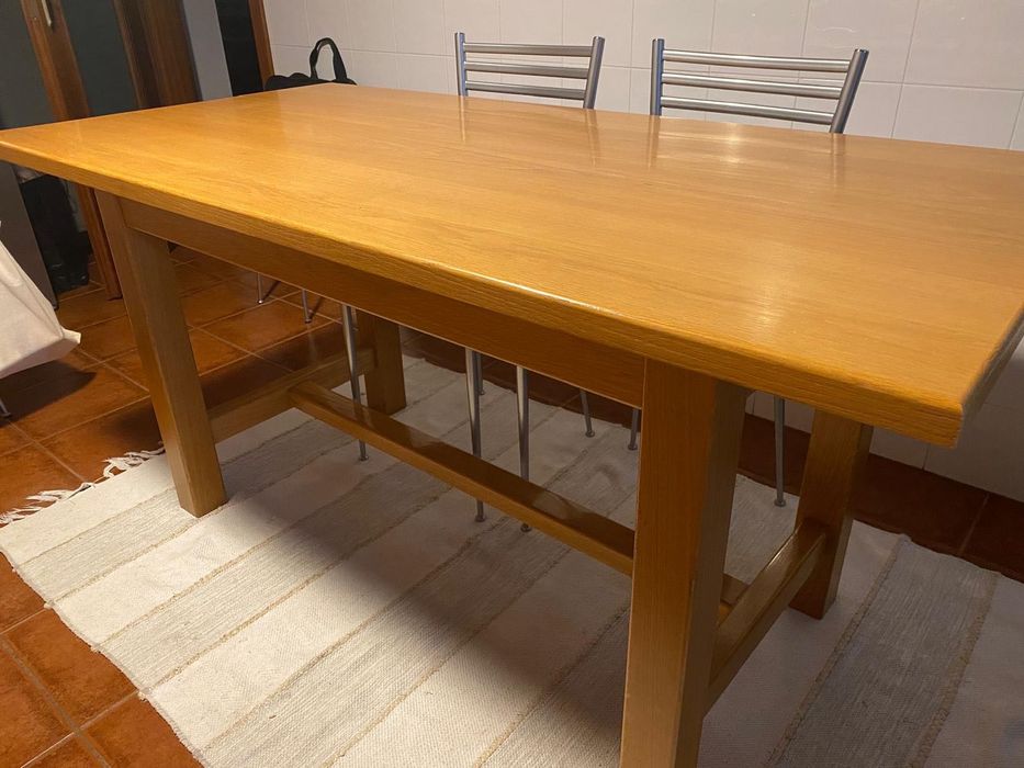 Vendo mesa de cozinha em madeira