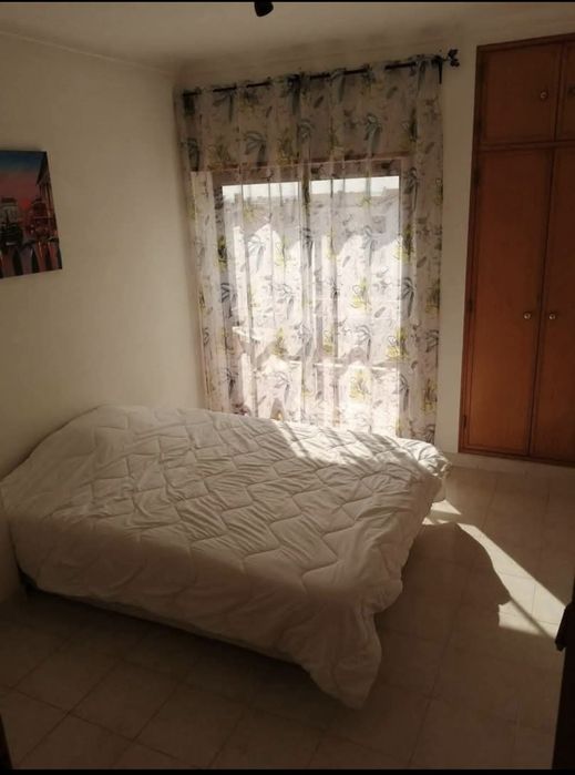 Quarto disponível para alugar / entrada dia 1 de Fevereiro