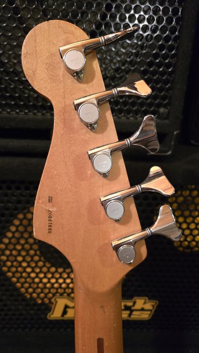 Fender Jazz Bass Deluxe Mexico 2011 V active 5str