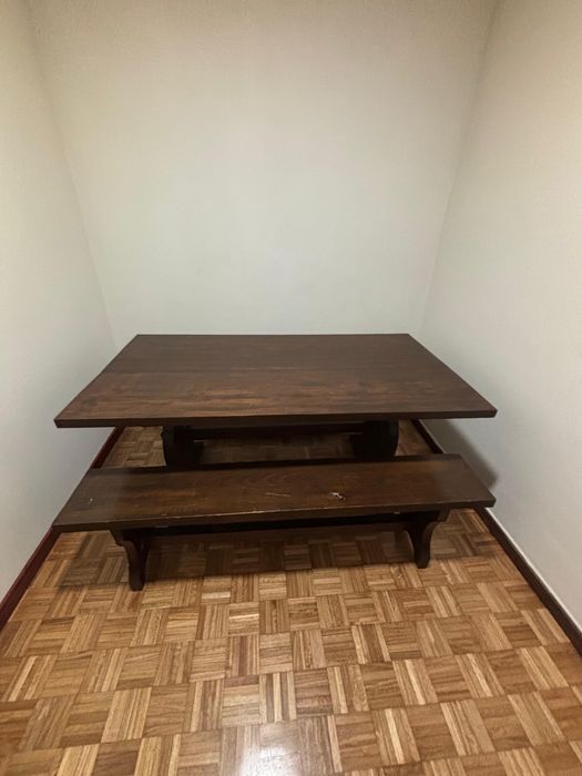 Mesa de Jantar com bancos corridos