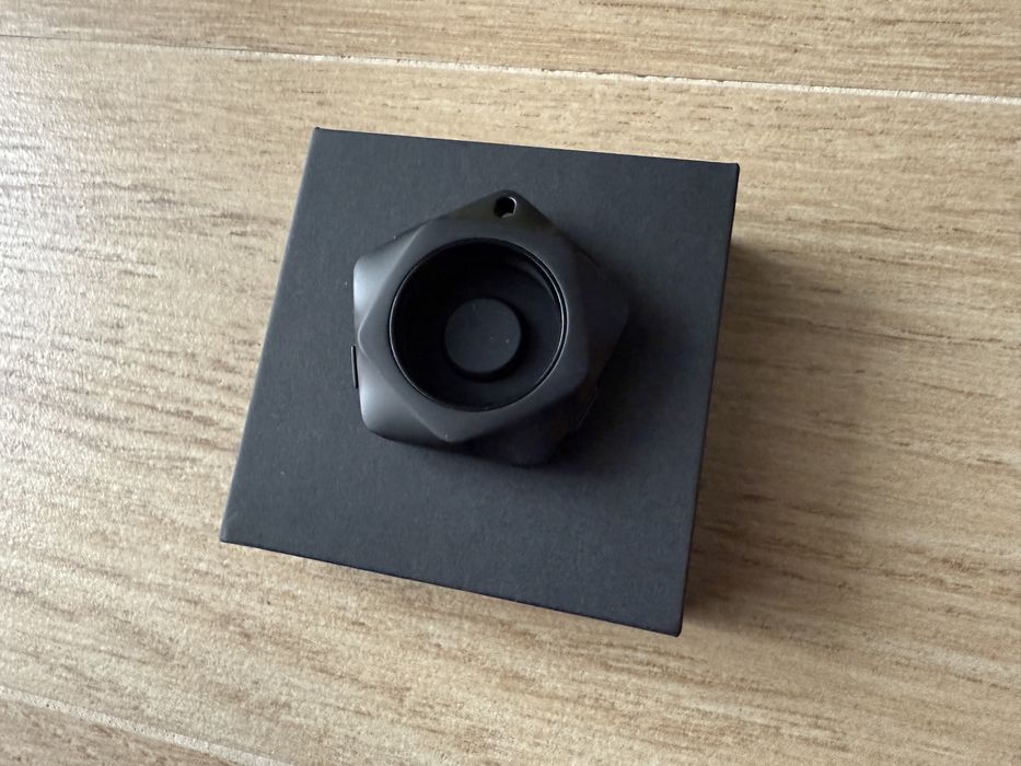 Brelok Pitaka PitaTag Multi-tool do Apple AirTag
