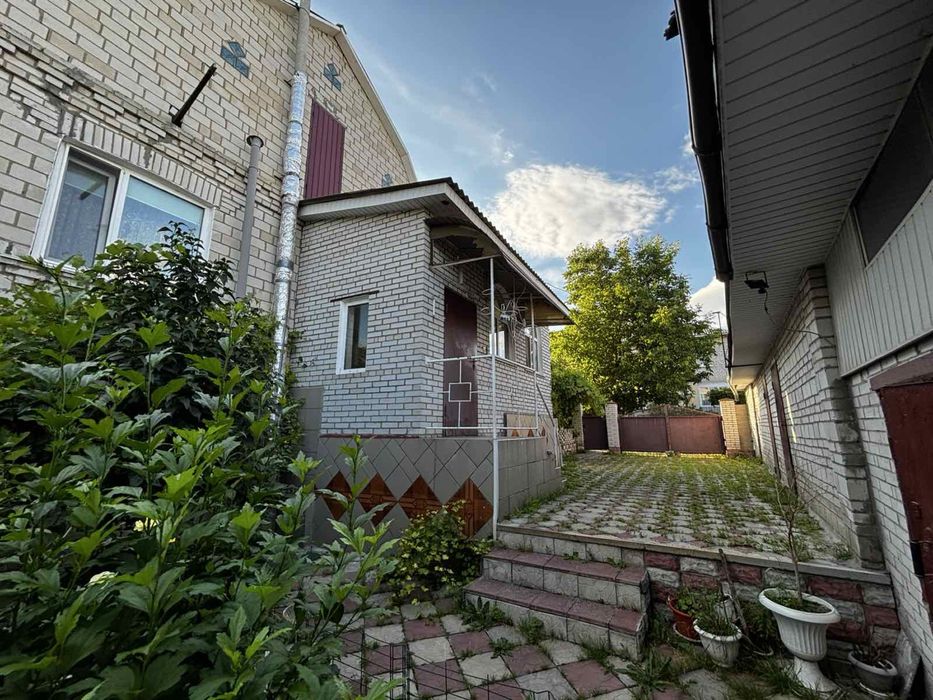 Продаж будинку Кагарлик.