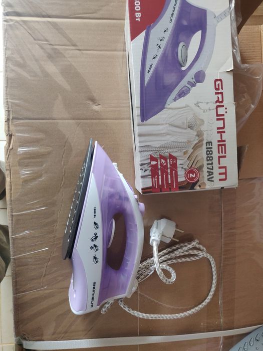 Утюг, Праска GRUNHELM EI8817AG