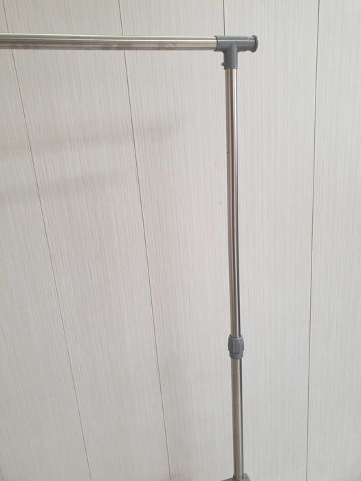 wieszak nierdzewny regulowany wys. 176 cm  składany
