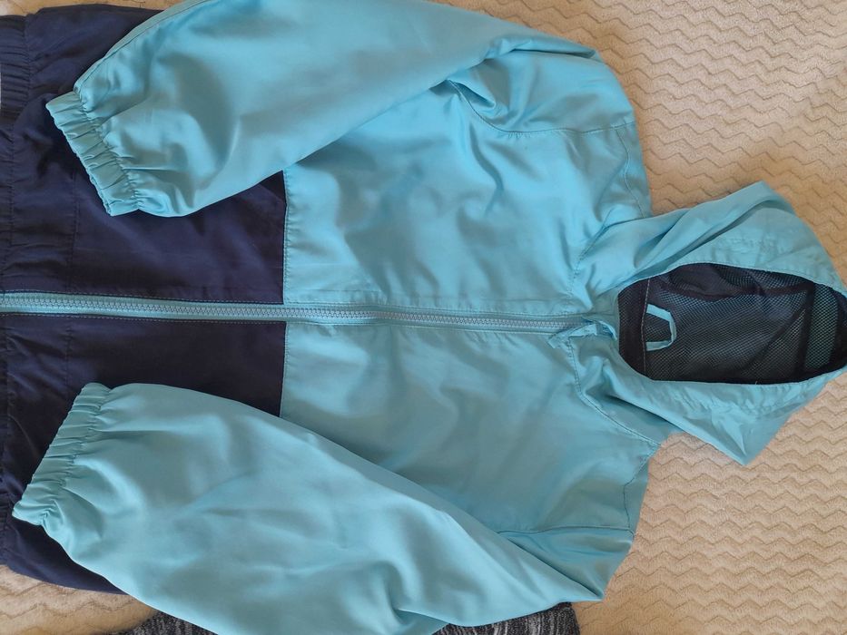 Bluza bluzy dresowe kurtka wiatrowka na suwak r. 128 chłopięce 2szt ze