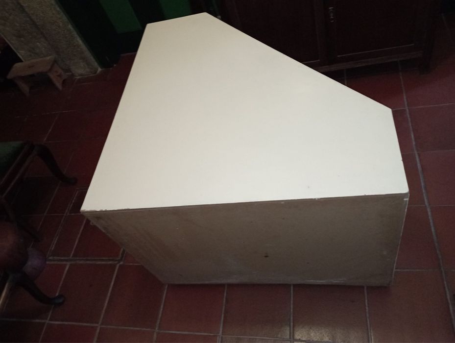 Secretária de canto