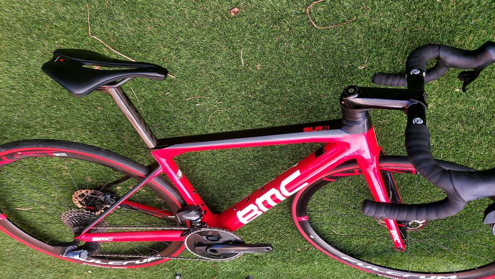 BMC Teammachine SLR01 — SRAM Force eTap AXS t51