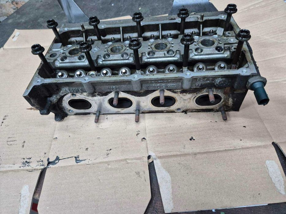 Головка vw golf v jetta touran octavia ii leon ii 1.4 fsi 03c103358g