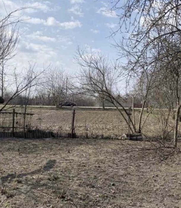 Село Стайки ділянка з будинком під ремонт